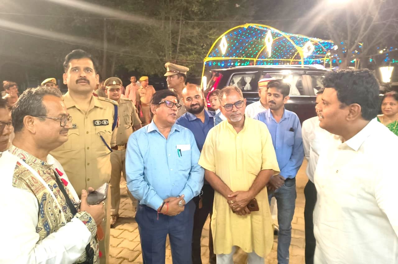 नवरात्रि पर्व को लेकर डीएम-एसपी ने परखी सुरक्षा व्यवस्था, अधिकारियों को दिए निर्देश